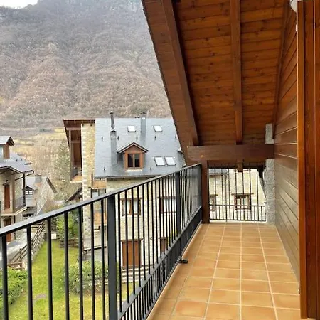 Duplex En Benasque アパート Anciles