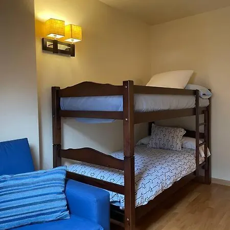 Duplex En Benasque アパート Anciles