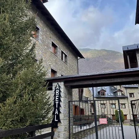 Duplex En Benasque アパート *