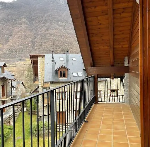 Duplex En Benasque アパート Anciles