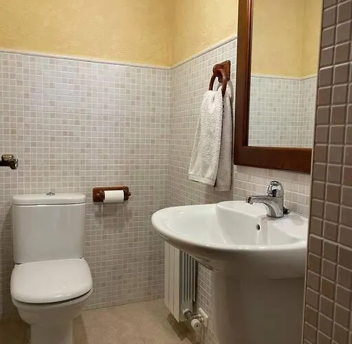 Duplex En Benasque アパート